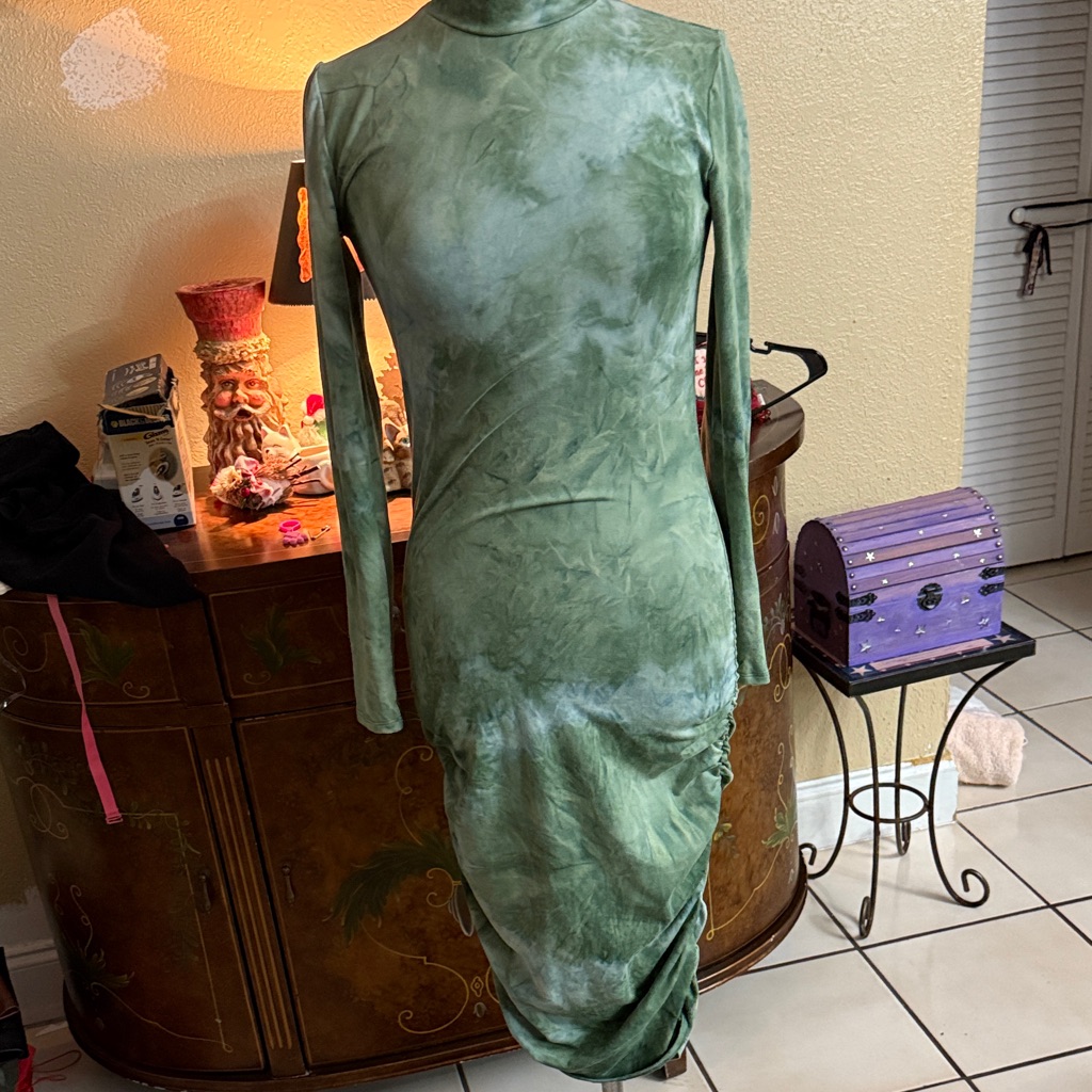 Elegant Green Tie-Dye Dress